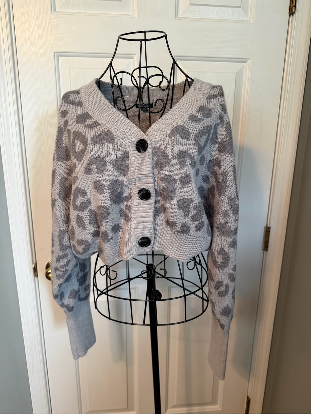 wild fable Grey Leopard Print Cropped Cardigan